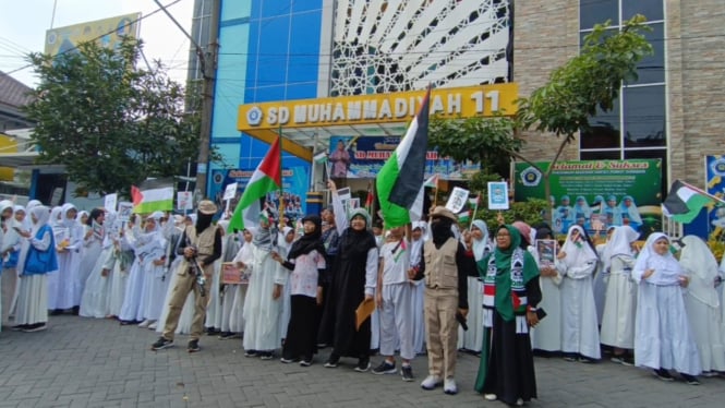 Aksi Solidaritas: Siswa SD Muhammadiyah Surabaya Untuk Palestina