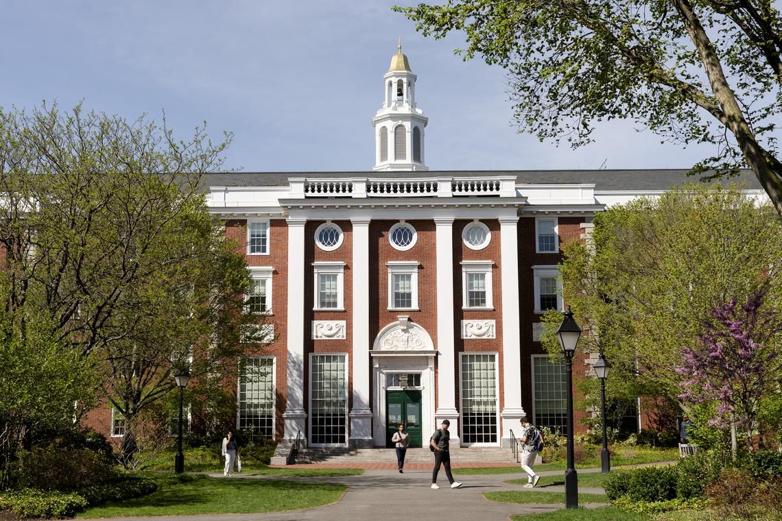 AS Cegah Harvard Terima Mahasiswa Asing?