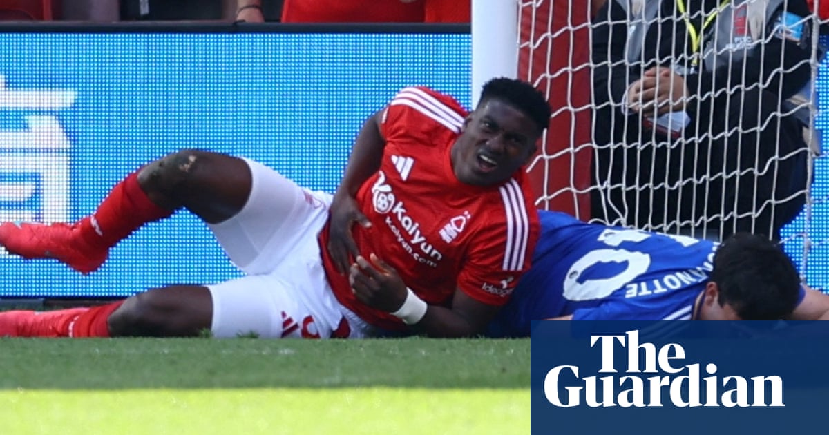 Awoniyi Koma: Operasi Nottingham Forest Berisiko
