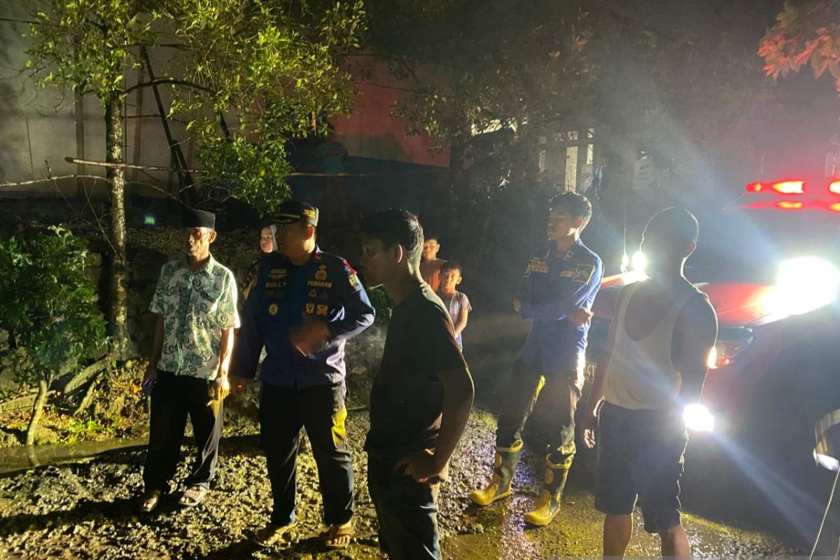 Cuaca Ekstrem Lamsel: Warga Diminta Waspada
