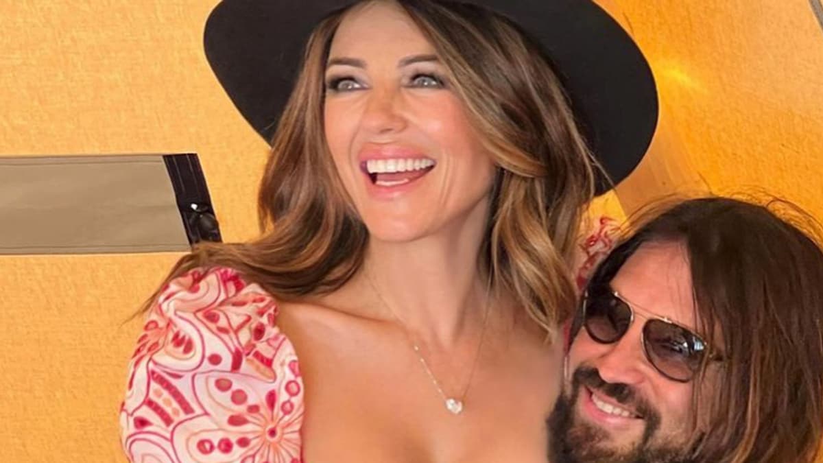 Elizabeth Hurley Rayakan Ulang Tahun Ke-60