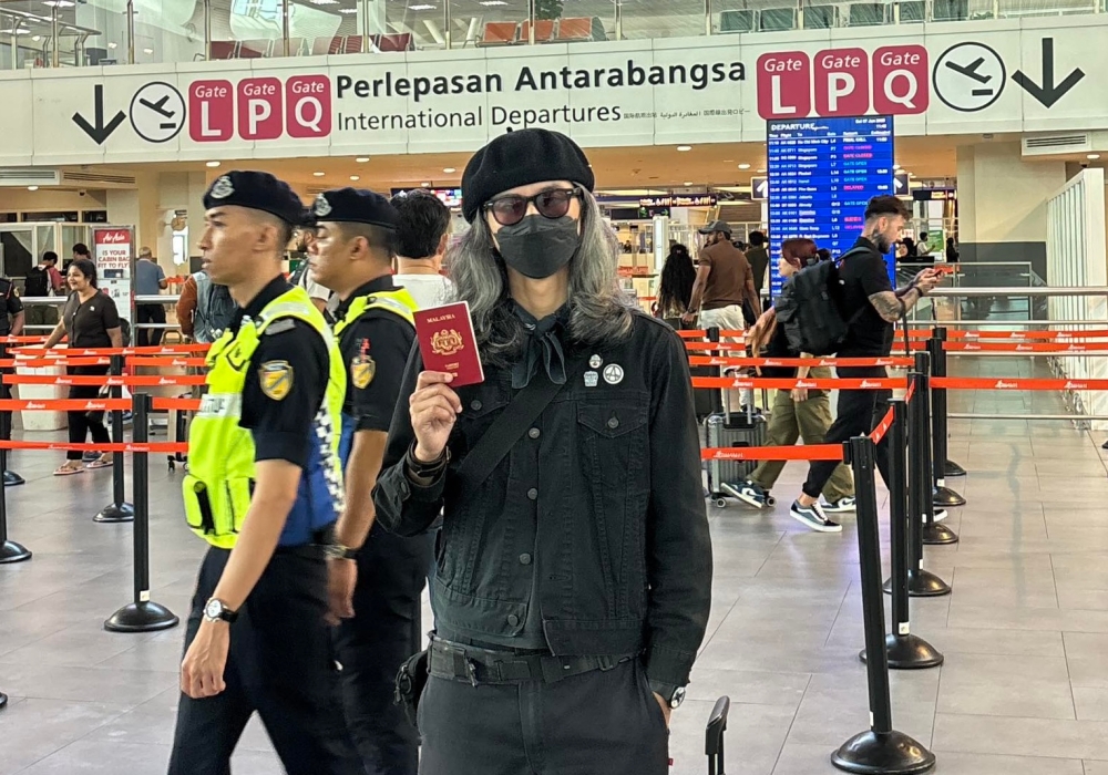 Fahmi Reza Dicegah Keluar Malaysia Di KLIA2