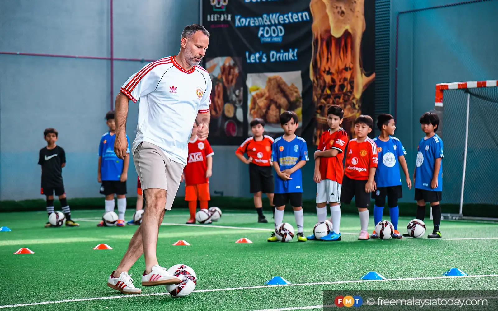 Giggs: Sepak Bola Modern, Tak Ada Ruang Untuk Berpuas Diri