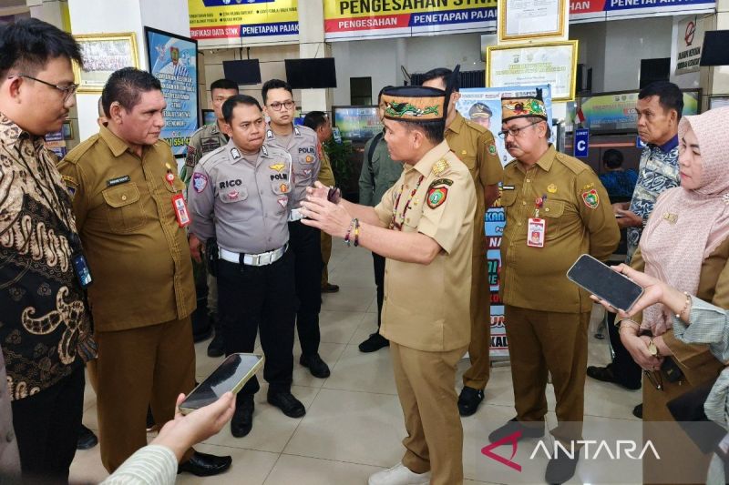 Gubernur Kalteng Sidak Samsat: Antisipasi Layanan Lamban