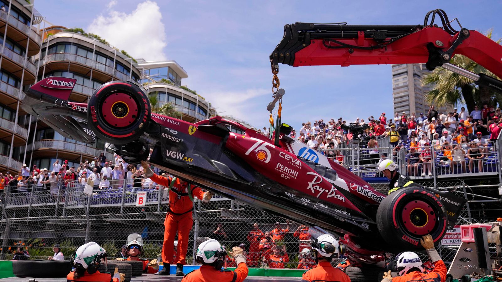 Hamilton Crash! Leclerc Terdepan Jelang Kualifikasi Monaco GP
