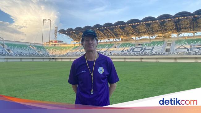 Huistra Tetap Latih PSS: Liga 2 Jadi Target