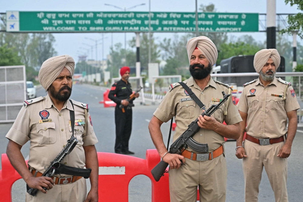 India Tutup 24 Bandara, Tegangan Perbatasan Naik