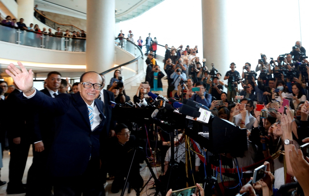 Li Ka-shing Raih US$19Miliar Dari Pelabuhan CK Hutchison