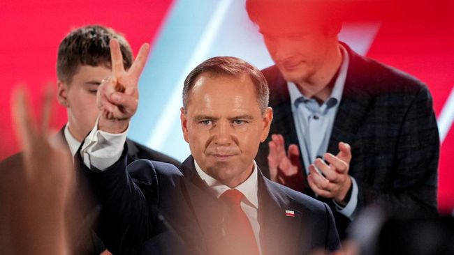 Mantan Petinju Pimpin Negara NATO: Tantang Putin?