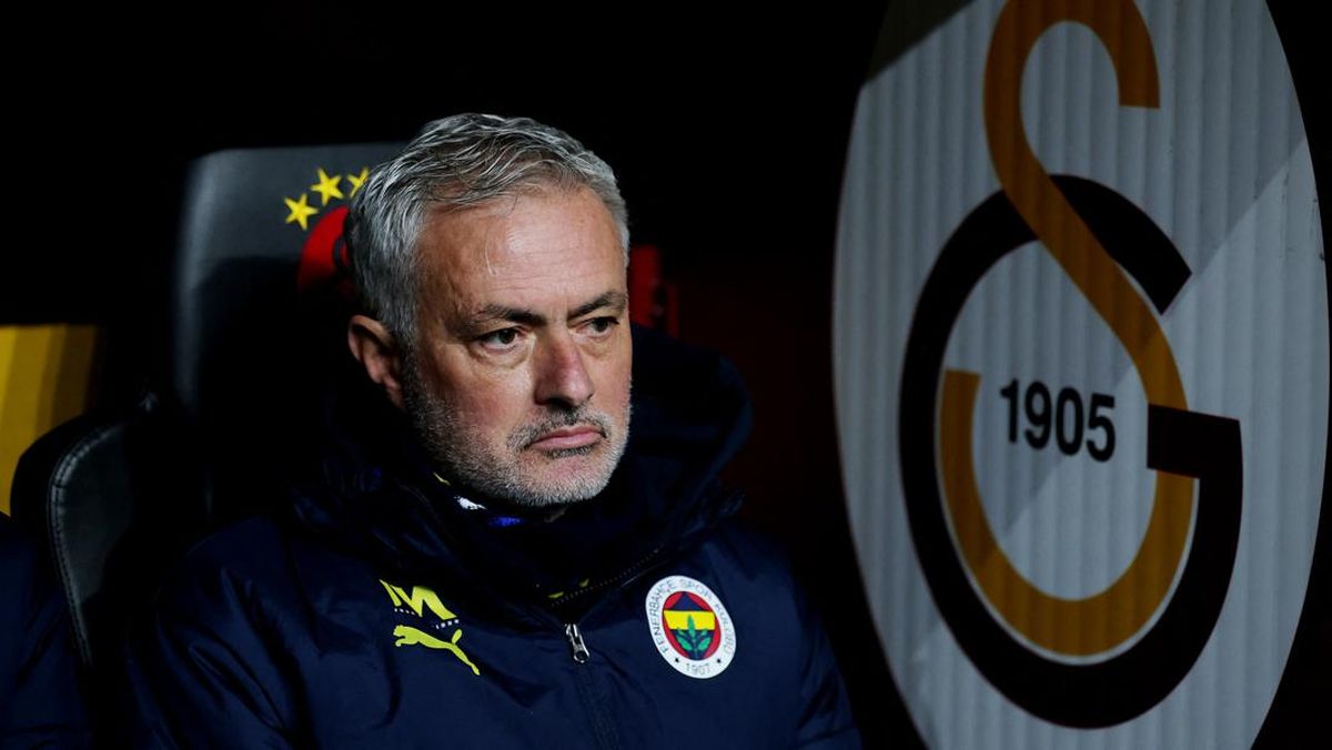 Mourinho Remas Hidung Pelatih, Fenerbahce Kalah