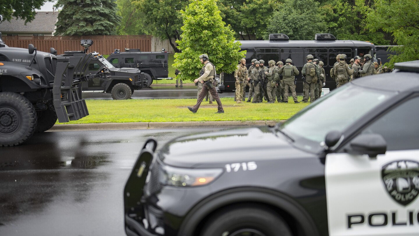 Pencarian Terus Berlanjut: Tersangka Penembakan 2 Anggota Legislatif Minnesota