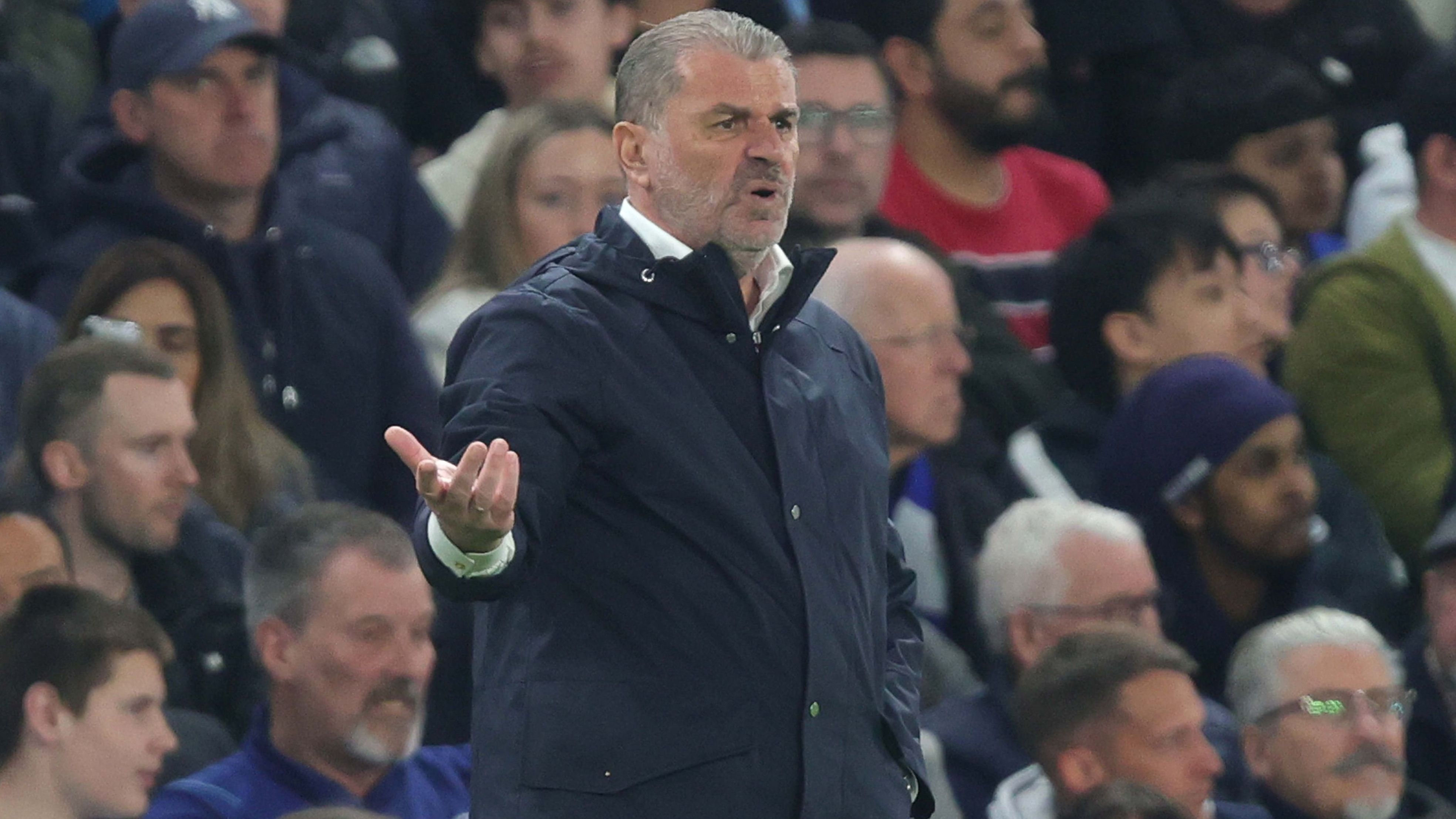 Postecoglou: Tuduhan Ejek Fans Tottenham Palsu