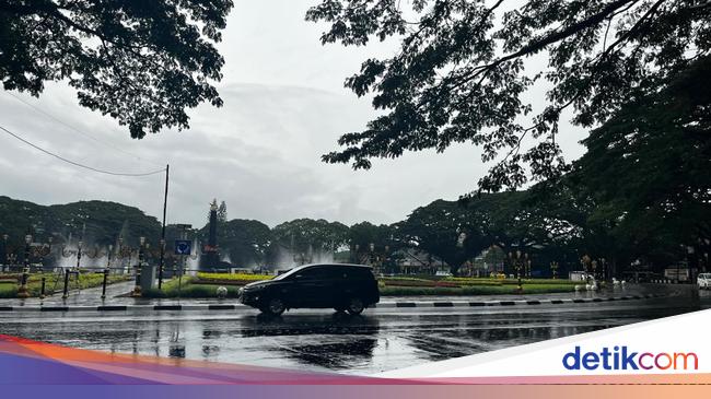 Prakiraan Cuaca Jatim 12 Mei 2025: Hujan Lebat