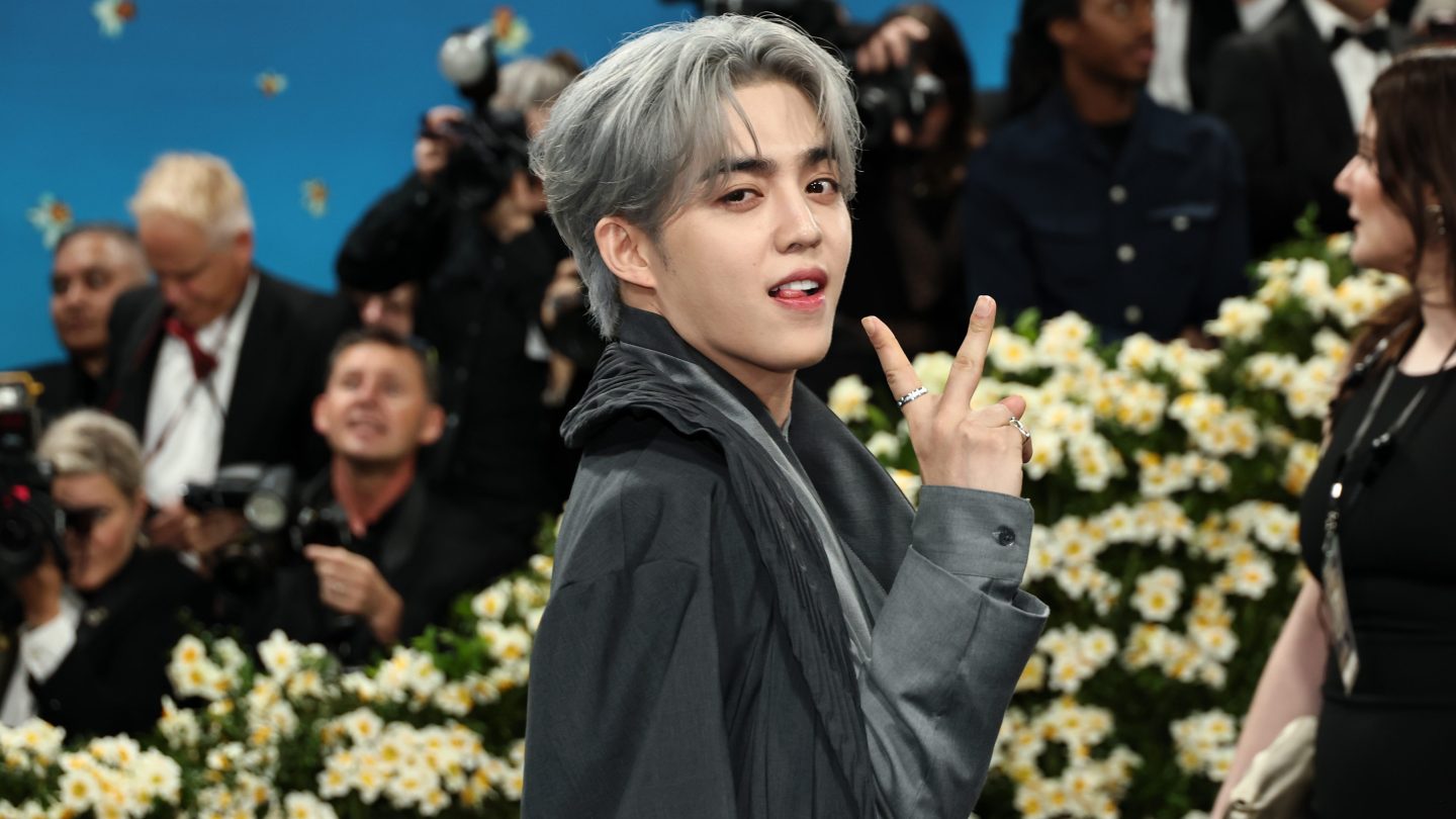 S.Coups Met Gala Debut: Tampil Keren & Effortless