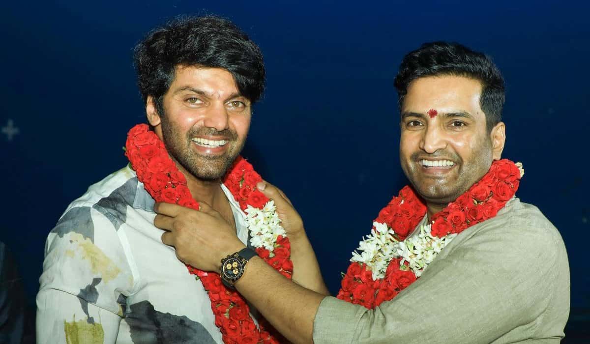 Santhanam: Arya Marah, Minta Uang Ke Sadhguru