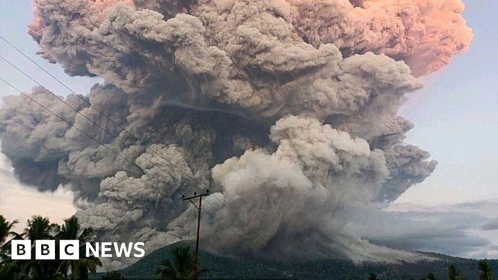 Siaga Tertinggi! Gunung Lewotobi Laki-laki Erupsi