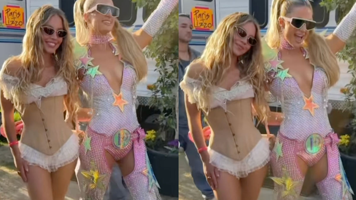 Sydney Sweeney: Mini Dress & Corset Di Stagecoach