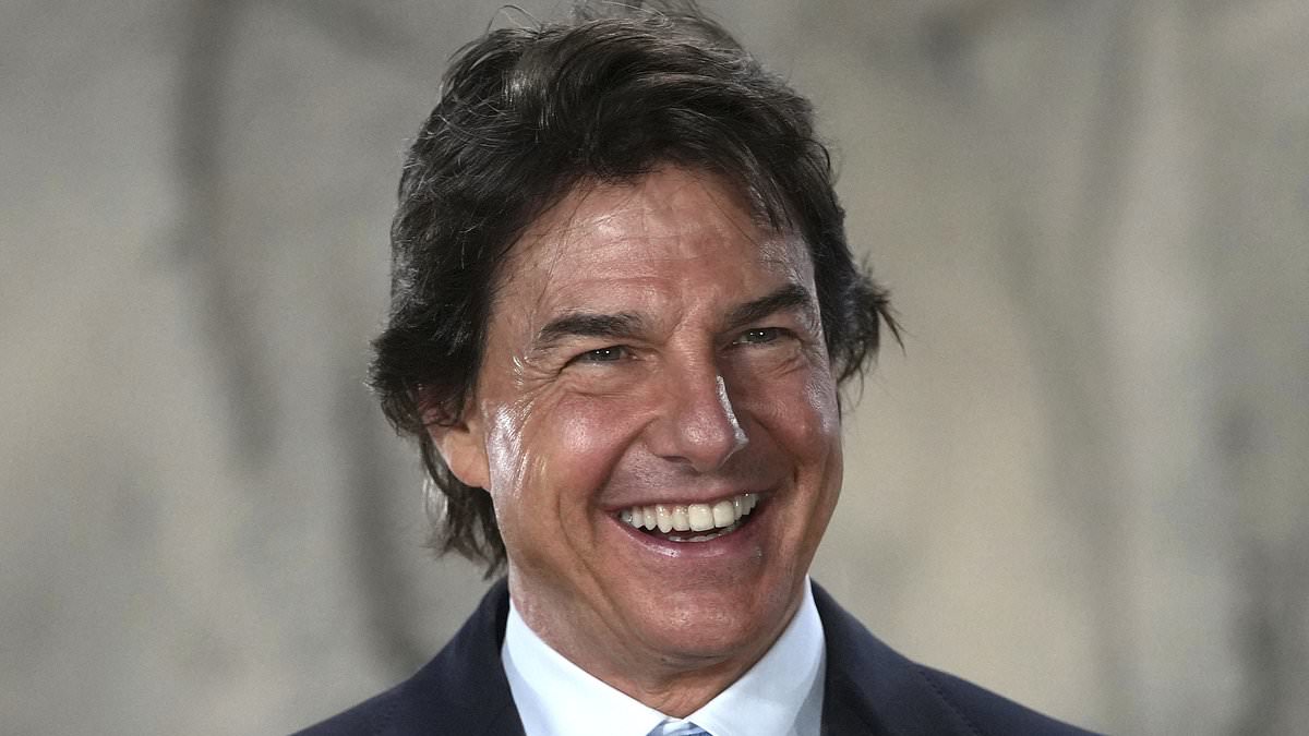 Tom Cruise: Diangkat Jadi Warga Kehormatan Inggris