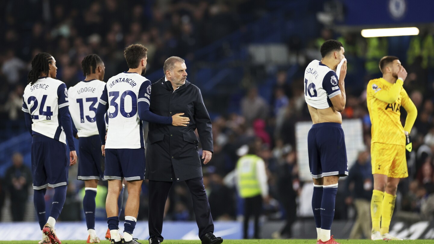 VAR, Postecoglou, Dan Amarah Fans Tottenham